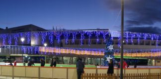 Inauguración de las Luces de Navidad 2019 y la pista de Hielo en la plaza del Ayuntamiento de Tres Cantos