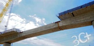 Acabados los trabajos de montaje de la viga del nuevo tablero de la estructura del Nudo de Colmenar, sobre la M-607 y la M-40 sentido A-1 úñtima viga