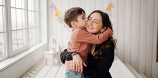 Las familias monoparentales de Tres Cantos podrán solicitar ayudas de 1.000 euros si tienen hijos menores de seis años a su cargo