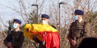 300 tricantinos en el homenaje a la bandera el Día de la Constitución