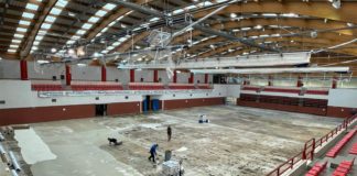 La instalación del nuevo suelo del Polideportivo de La Luz y otras obras en instalaciones deportivas, avanzan a buen ritmo