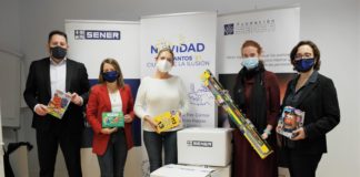 SENER entrega al Ayuntamiento los juguetes donados por sus trabajadores, que se repartirán entre los menores de la Fundación FINSOL