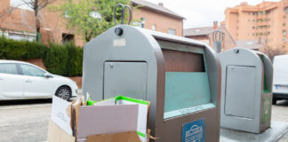 La concejalía Tres Cantos 2030 informa sobre el servicio de recogida puerta a puerta del cartón comercial