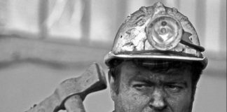 Exposición: Tierra negra. Minas y mineros