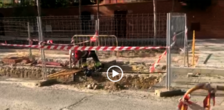 Las mentiras acumuladas con los contenedores soterrados hacen explotar a los vecinos