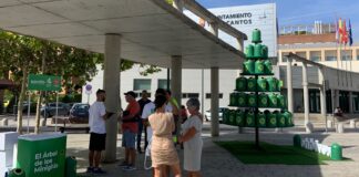 El cantante Camilo y ECOVIDRIO promueven una campaña de reciclaje en Tres Cantos, con el sorteo de 50 miniglús