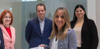 La sede de Hella en Tres Cantos dona 1.990 euros recaudados en la octava edición de su campaña solidaria ‘Juntos por una buena causa’