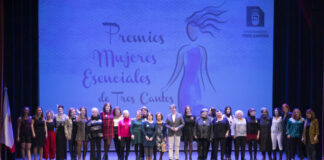 Los políticos tricantinos premian a las ‘Mujeres Esenciales 2024’ por contribuir al bien común