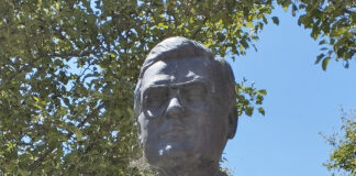 AGRADECIMIENTOS, por Carmen Martínez, esposa de Antonio Osuna AGRADECIMIENTOS, por Carmen Martínez, esposa de Antonio Osuna. De la sección de Personajes históricos de Tres Cantos