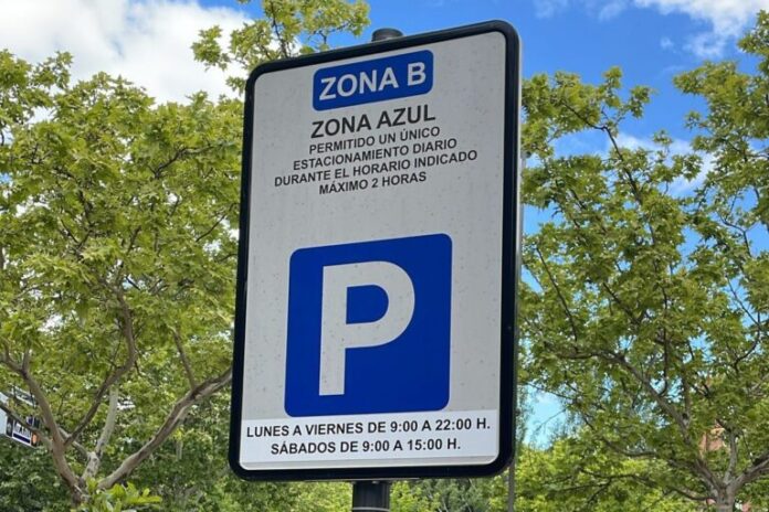 Tras meses de reivindicación de ASECAT, el Ayuntamiento amplía los horarios de aparcamiento regulado