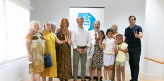 Tres niñas saharauis veranean en Tres Cantos y los políticos se hacen fotos con ellas, aunque ellos no son los que las atienden