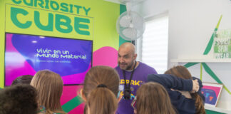 Vuelve el laboratorio móvil Curiosity Cube de Merck