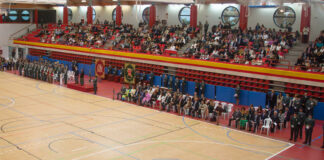 La Fiesta Nacional en Tres Cantos junto a la Guardia Civil y de espaldas al pueblo y a los medios