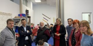 Obra Social ‘la Caixa’ dona 4.000 € al proyecto de AMI-3 ‘Viviendo en comunidad’