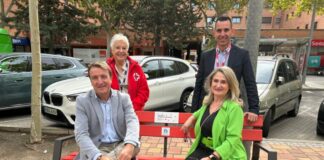 Luchar contra la soledad no deseada en Tres Cantos pierde el protagonismo robado por el alcalde, como siempre. ‘Banco para compartir’ depende de con quién.