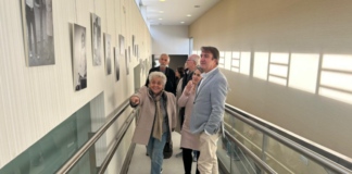 Nuevo espacio expositivo ‘La rampa’ en el Centro Municipal de Mayores inaugura con fotos antiguas ‘Recordando tu niñez’