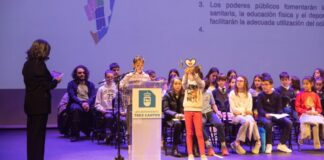 Actos conmemorativos con motivo del Día de la Constitución española con algunos alumnos de los centros de Tres Cantos
