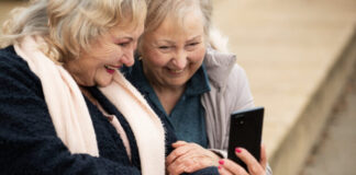 WhatsApp para mayores de Tres Cantos (como el municipal) para eliminar el acceso a la actualidad con comentarios de los tricantinos en abierto