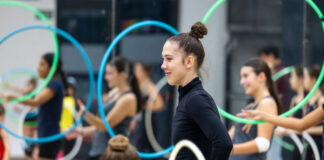 Clase magistral de la gimnasta olímpica Polina Berezina en el pabellón «Jesús Carballo Martínez»