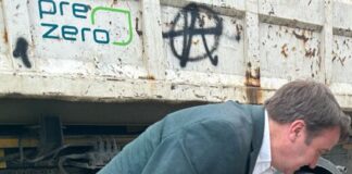 La Plaza de Antonio Gala cambia 30 árboles. No aumenta el arbolado