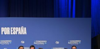 El Partido Popular de Tres Cantos sumiso en el XXI Congreso Nacional. Quien se mueva, no sale en la foto.