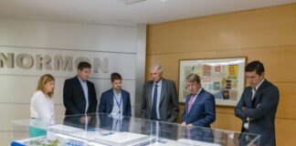 La farmacéutica Normon intenta ganarse al alcalde en plena polémica con el cobro aleatorio del ICIO en Tres Cantos