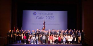 Gala Anual de la Policía Local de Tres Cantos de nuevo. De nuevo, autobombos, autopremios a redes clientelares y «vino español» por 2500 € para los de siempre y pagado por los de siempre