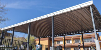 Cubierta en el CEIP Miguel de Cervantes: ‘El paraguas’ lo llaman los alumnos