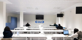 Escuela de Administración con IA para formar a administrativos y recepcionistas